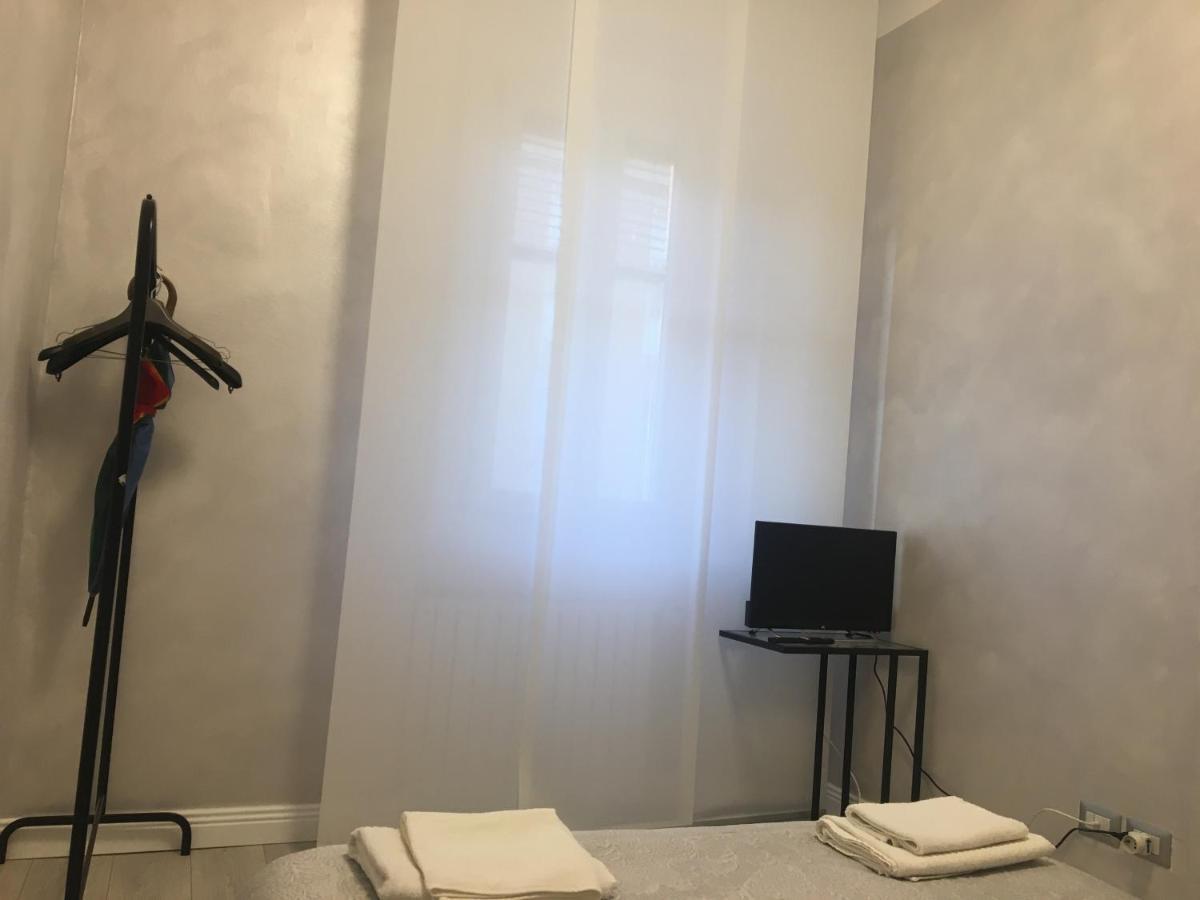 Studio Monte Ceneri Lägenhet Milano Exteriör bild